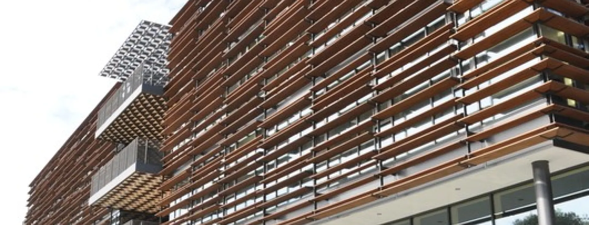 BAUMANN Glas Holz-Glas-Fassade