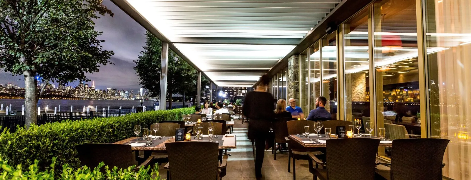BAUMANN GLAS Gastro Terrasse Lamellendach