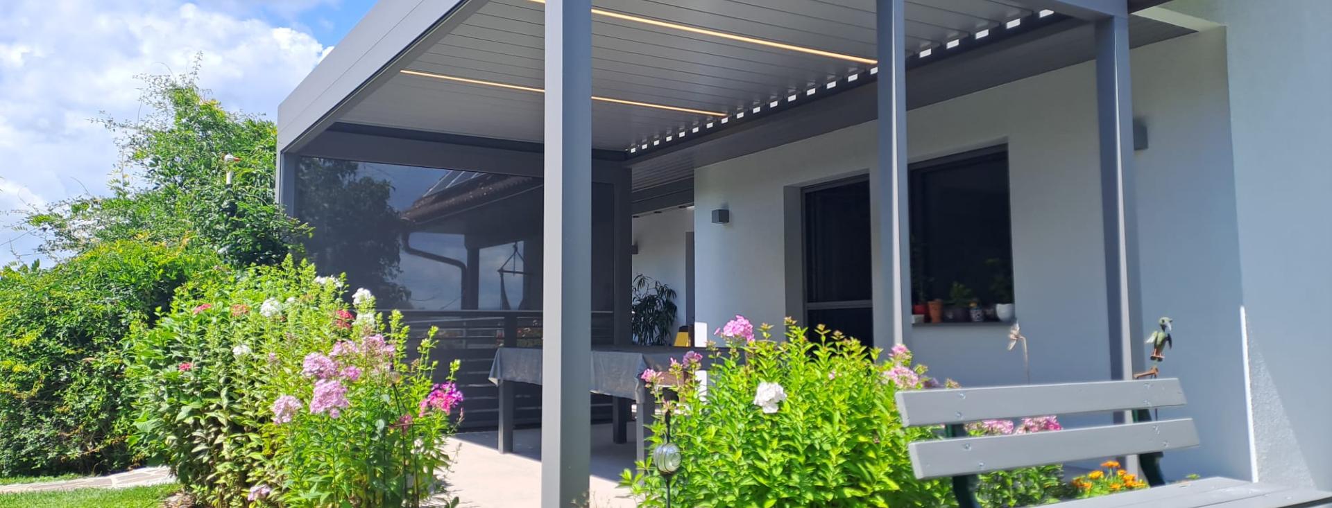 BAUMANN/GLAS/1886 GmbH Lamellendach im Frühling