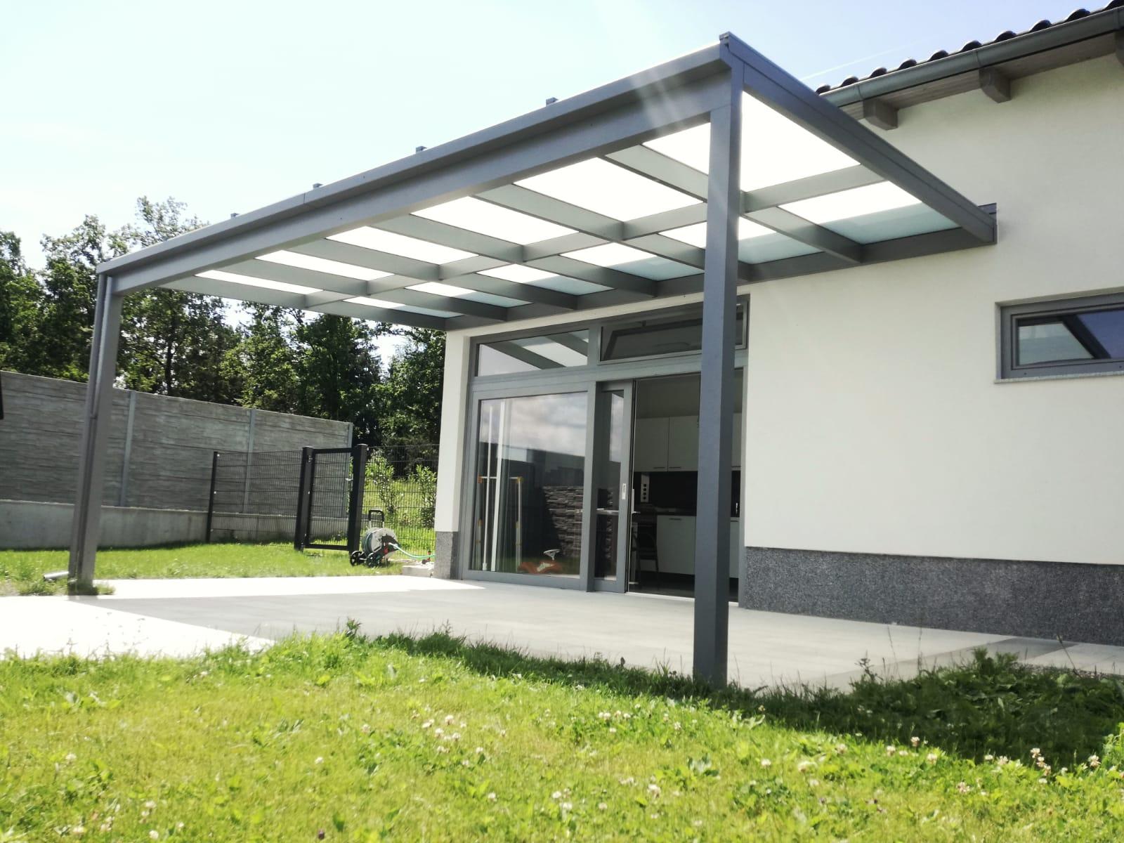 BAUMANN Terrassendachung mit Glas