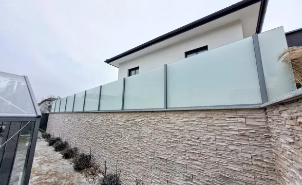 Glasgeländer