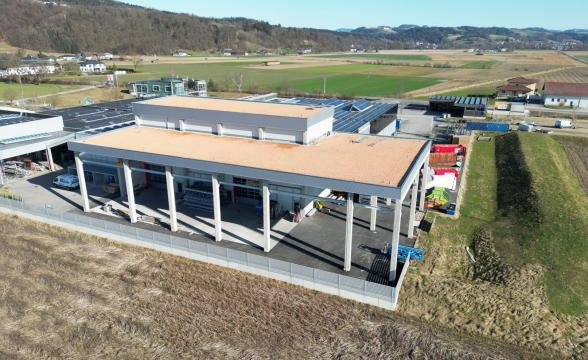 BAUMANN GLAS Langgutlager und Logistikbereich