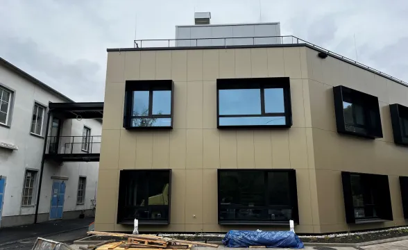 BAUMANN/GLAS/1886 GmbH LOBA Biotech Fischamend Außenfassade