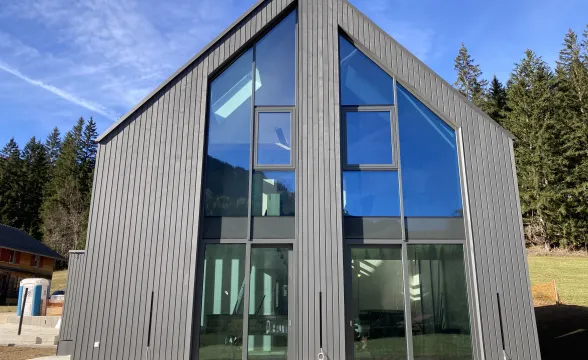 BAUMANN/GLAS/1886 GmbH Haus MOOSHUBEN Maia Zell Fassaden, Fenster & Türen