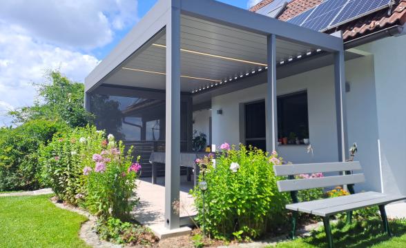 BAUMANN/GLAS/1886 GmbH Lamellendach im Frühling