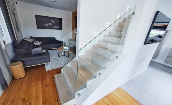 BAUMANN/GLAS/1886 GmbH Verglasung Stiege Luftenberg