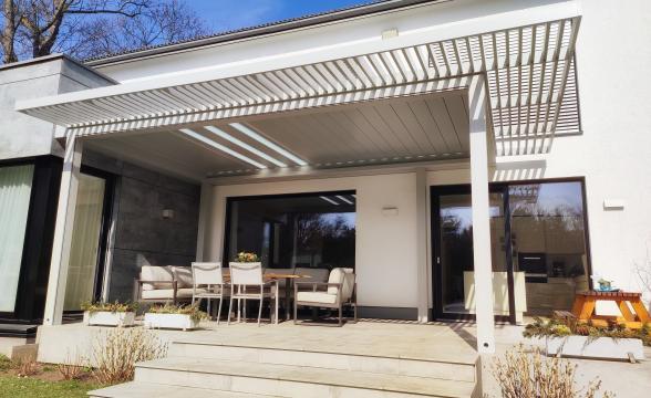 BAUMANN/GLAS/1886 GmbH Renson Carmargue mit LED Lamellen