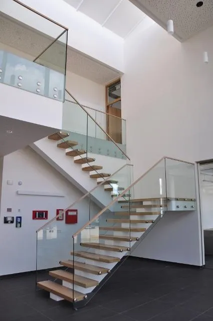 Frauscher St. Marienkirchen Glas-Stiegengeländer