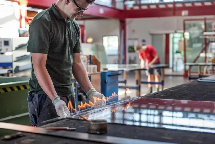 BAUMANN/GLAS Glas in Flammen