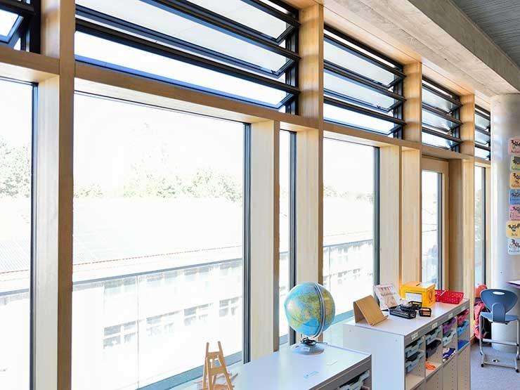 BAUMANN GLAS Lamellenfenster Schule BAUMANN GLAS Lamellenfenster Lüftung