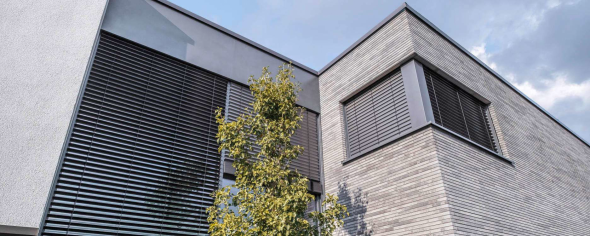 BAUMANN/GLAS/1886 GmbH Warema Raffstore für die Fassade